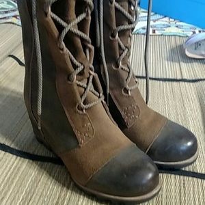 Sorel wedge boots